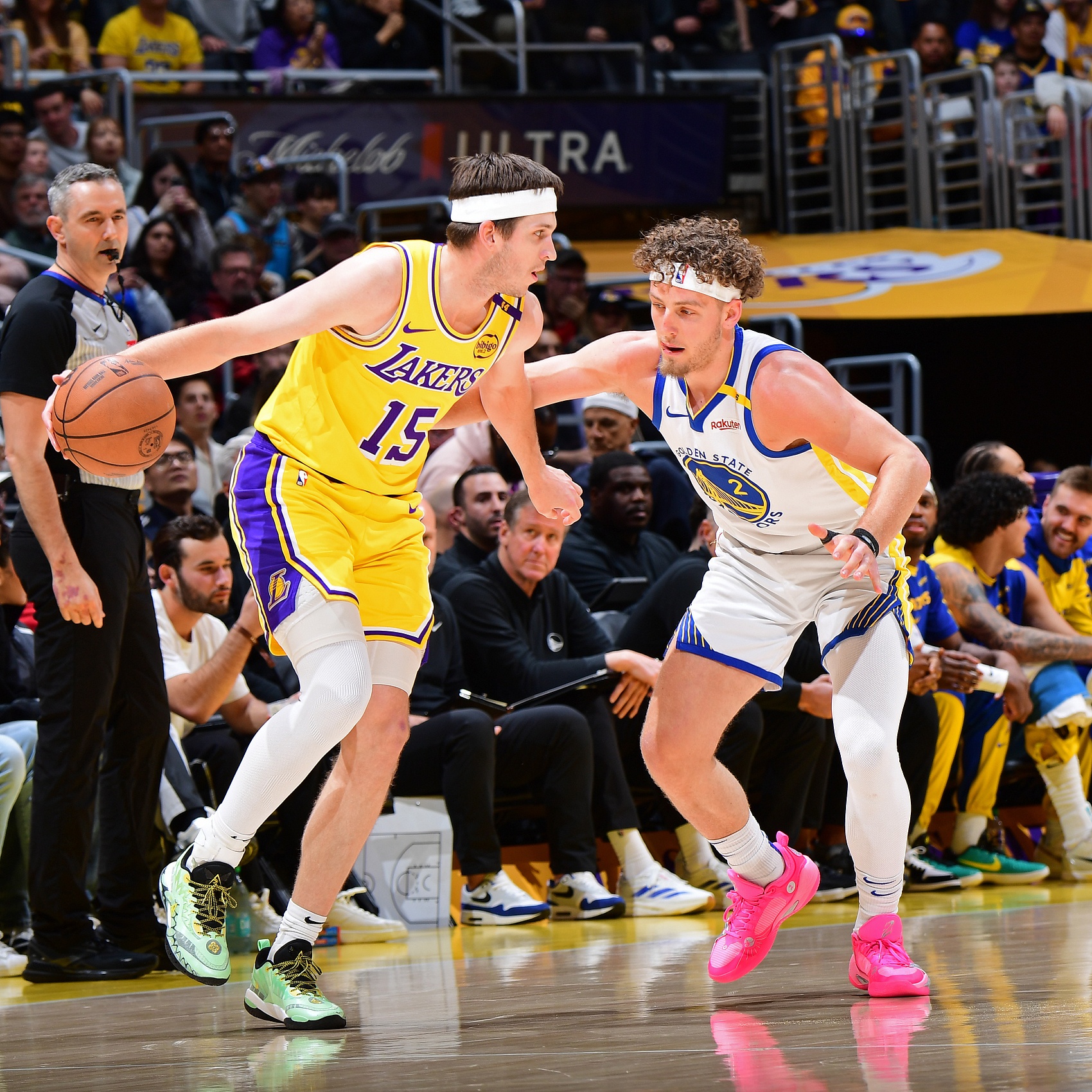 而且他打球 而且他打球