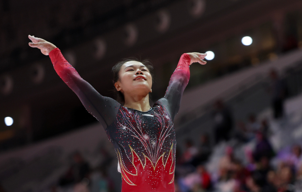 以待, 平衡木蹲转, com 以待, 平衡木蹲转, com