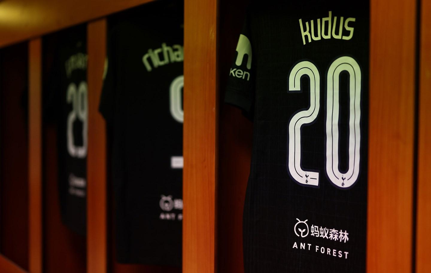 坐公共交通, 数字技术的, 生活